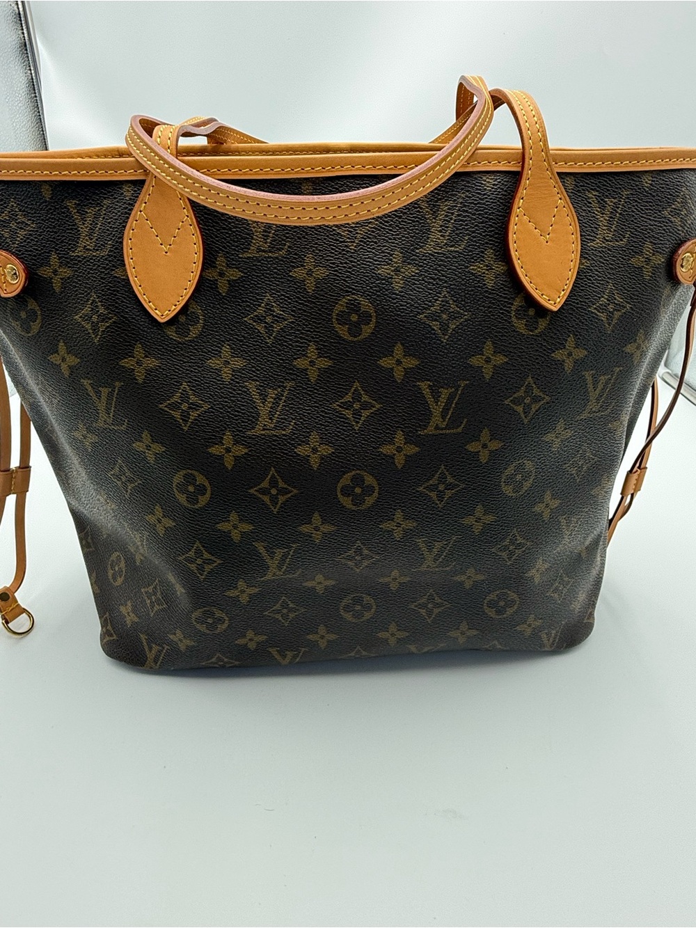Louis Vuitton Classic Monogram Neverfull Tote Bag - Picture 4 of 13